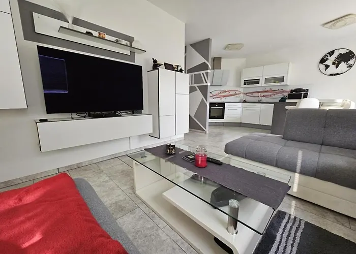 Designer In Nature Vojnik